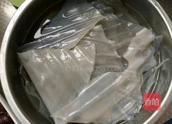 香菇粉皮参鸡汤煲的做法图解3