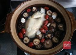 香菇粉皮参鸡汤煲的做法图解11