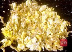 黄金蛋炒榨菜丝的做法图解7