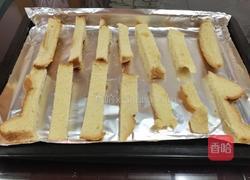 蒜香黄油吐司条的做法图解1