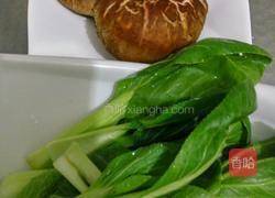 香菇青菜的做法图解1