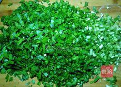 豆腐韭菜盒子的做法图解3