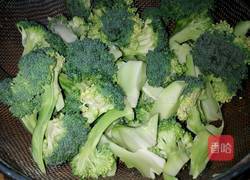 蚝蒜西兰花的做法图解1