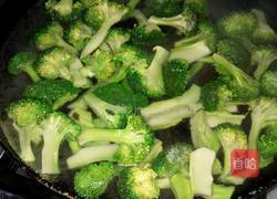 蚝蒜西兰花的做法图解3