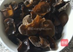 菠菜花生碎的做法图解2