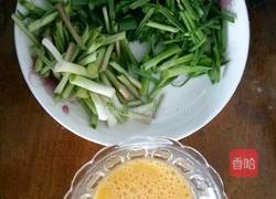 大蒜炒蛋的做法图解2