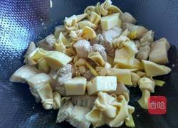 冬笋百叶结烧五花肉的做法图解4
