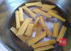 双椒腐竹的做法图解1