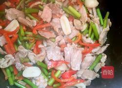 蒜苗炒肉的做法图解5