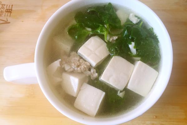芹菜豆腐汤图片