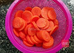 胡萝卜玉米焖排骨的做法图解3