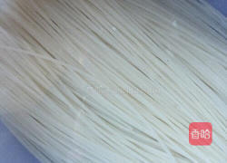 酸豆角米粉的做法图解2