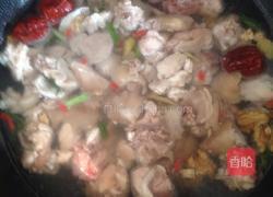 枸杞核桃焖兔肉的做法图解3