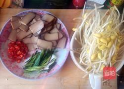 鸡蛋干炒黄豆芽的做法图解1