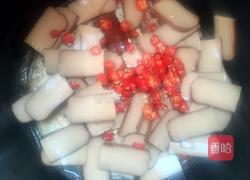 鸡蛋干炒黄豆芽的做法图解2