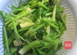 芹菜炒肉丝的做法图解3