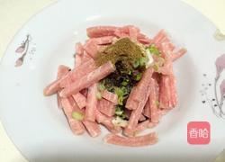 豆芽蒜苗肉丝炒面的做法图解1