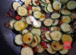 风味小炒黄瓜片的做法图解8