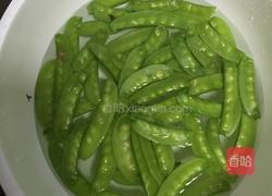 蒜蓉培根荷兰豆的做法图解1