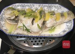 清蒸鲈鱼家常菜的做法图解11