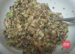 香菇猪肉馅蒸饺的做法图解2