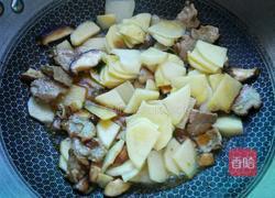 土豆炒香菇肉片的做法图解5