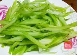 辣椒炒鸡爪的做法图解2