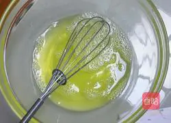 Illustration of how to make six-inch chiffon cake 1