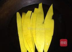 糖渍柚子皮的做法图解1