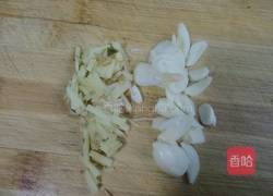 蚕豆炒鸡蛋的做法图解3