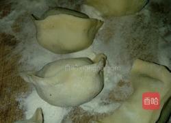 韭菜木耳饺子的做法图解5