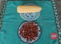 玉米炒松子的做法图解1