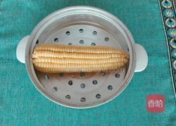 玉米炒松子的做法图解2