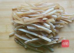 尖椒炒卤猪皮的做法图解2