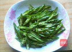 尖椒炒卤猪皮的做法图解4