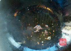 尖椒炒卤猪皮的做法图解7