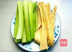 西芹腐竹的做法图解1
