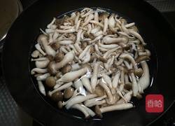 三鲜蟹味菇的做法图解5