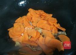 胡萝卜炒肉的做法图解6