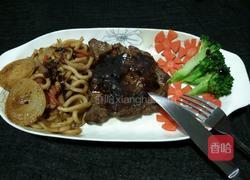 黑胡椒乌冬面牛排的做法图解13