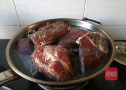 卤牛肉的做法图解1