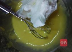 戚风小蛋糕的做法图解5