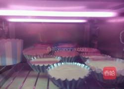 戚风小蛋糕的做法图解7