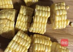 玉米排骨汤的做法图解2