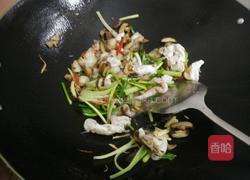 蘑菇瘦肉炒鱼泡的做法图解3