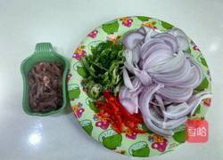 洋葱炒肉丝的做法图解1