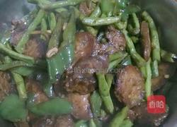 广式香肠炒豆角的做法图解3