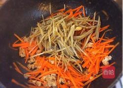 牛蒡胡萝卜丝炒肉丁的做法图解4