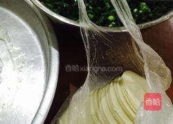 生煎韭菜饺的做法图解2