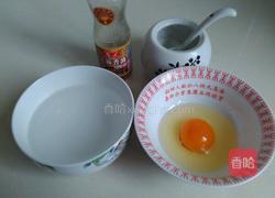 麻油鸡蛋羹的做法图解1